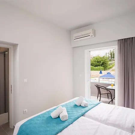 Hotel de apartamente Irini 2*